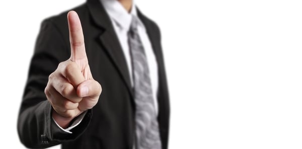 Loeftet-pegefinger-spejlvendt-shutterstock_458925652